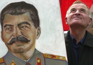 В Тамбове установили позолоченный бюст Сталина