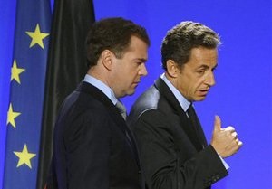 Саркози спрогнозировал безвизовый режим между ЕС и Россией через 10-15 лет