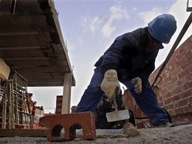 Львовский губернатор намерен вернуть уехавших на заработки украинцев