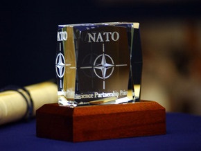 НАТО: Россия не может повлиять на решение Альянса по Украине