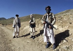 В Афганистане при попытке взорвать админздания убиты пять боевиков-смертников