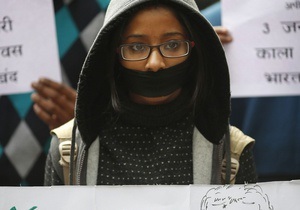 В Индии продолжаются протесты против насилия над женщинами