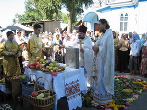 Православные отмечают Яблочный Спас