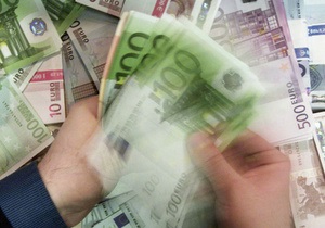 Евро продолжил пике на межбанке
