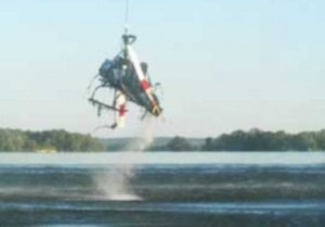 В Кременчуге вертолет упал в Днепр