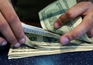 Украинцы в июне купили наличной валюты почти на три миллиарда долларов