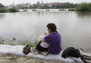 Масштабное наводнение в Польше: в стране продолжают работать украинские спасатели