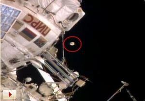 После обнаружения  НЛО  российские космонавты МКС на шесть часов вышли в открытый космос