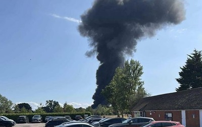 В аеропорту біля Лондона розбився літак