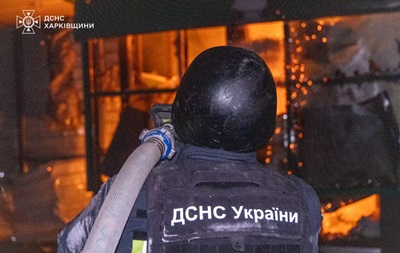 Атака на Харків: здійнялася пожежа на підприємстві
