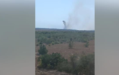 Соцмережі повідомили про атаку дронів на аеропорт Маріуполя 