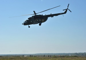 В Кременчуге упал вертолет, два человека пострадали