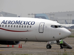 Экипаж покинул захваченный в Мексике самолет. Захватчиков задержали