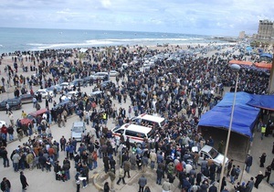Жители ливийского Бенгази празднуют победу над режимом Каддафи