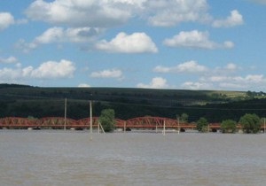 ГАИ перекрыла мост через Днестр, соединяющий Ивано-Франковскую и Тернопольскую области