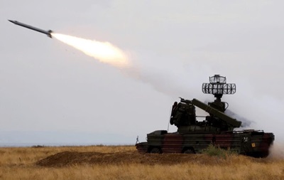 Россия атаковала Украину ракетой и 104 дронами