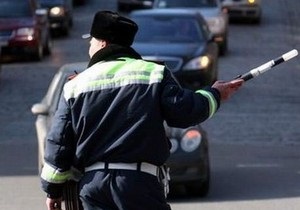 Двум водителям, пытавшимся дать одесским гаишникам взятки, грозят уголовные дела
