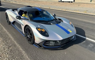 Прототип гіперкара Aston Martin Valhalla зупинили за небезпечне керування