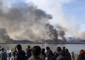 Фотогалерея: Дым над водой. Артиллерия КНДР обстреляла южнокорейский остров Енпхендо