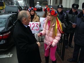 FEMEN установит под Верховной Радой пост №5223