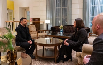 Зеленский пригласил Тихановскую в Киев