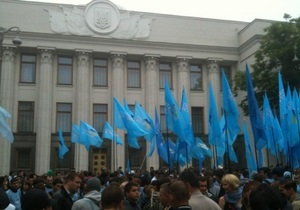 Сторонники Партии регионов заняли площадь у здания Верховной Рады