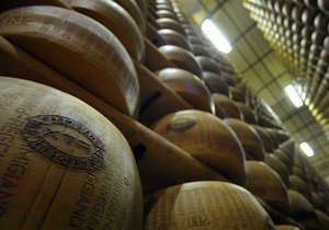 Киев ждет подтверждения надлежащего качества сыров Роспотребнадзором