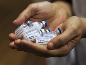 Главсанврач: Вакцинация украинцев против свиного гриппа начнется только после клинических испытаний