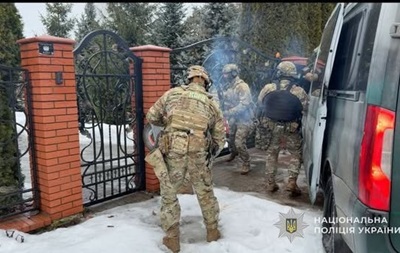 На Львівщині четверо чоловіків викрали підлітка, вимагаючи у нього гроші