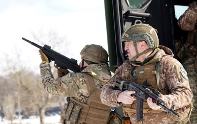 Генштаб: РФ потеряла 950 солдат и вертолет