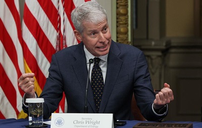 США обещают не снимать санкции с российской нефти