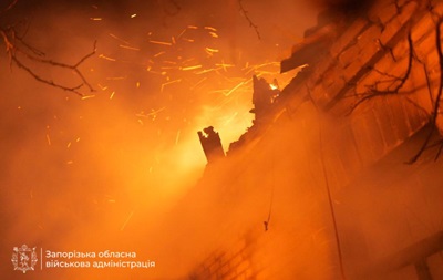 Запорожье в огне: повреждены дома, есть раненые