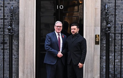 Зеленский прибыл с визитом в Лондон