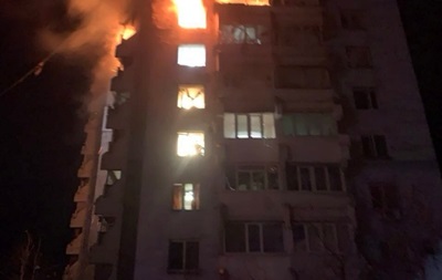 В Запорожье дрон попал в высотку, есть пострадавшие