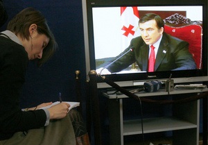В России хотят юридически закрепить обещание Саакашвили не применять силу