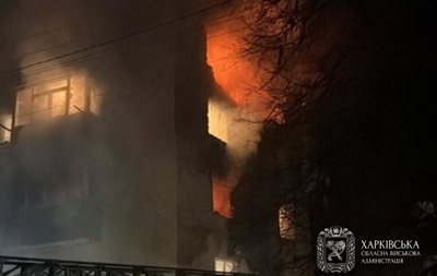 В Чугуеве горит многоэтажка после  прилета 