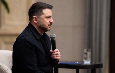 Зеленский анонсировал трехсторонние переговоры