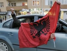 Сербия возвращает послов в страны, признавшие Косово