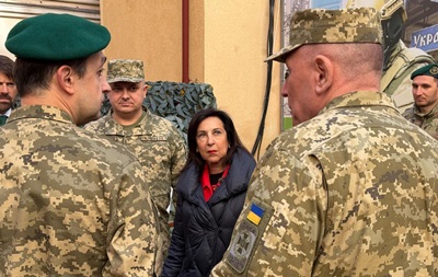 Министр обороны Испании приехала в Киев