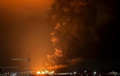 Крым атакуют БПЛА: горит нефтебаза