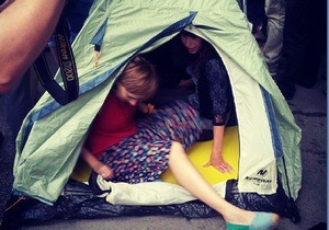 Активисты движения Стоп цензуре! установили палатку у здания МВД