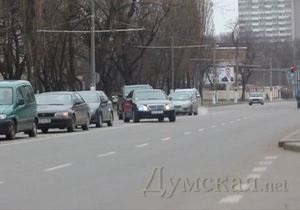 СМИ: Мэр Одессы объезжает пробки по встречной полосе