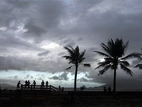 К Филиппинам приближается новый мощный тайфун