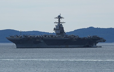 Крупнейший авианосец США покидает Ближний Восток