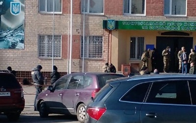 В Белой Церкви мужчина бросил гранату под ТЦК