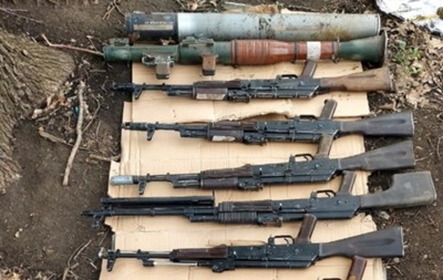 В Украине обнаружили 20 тайников с оружием