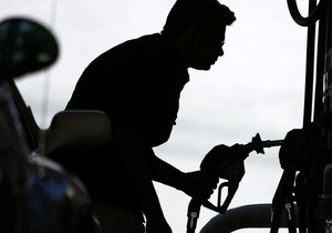 Цены на бензин в Украине незначительно снизились