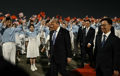 Впервые за 9 лет. Трамп приехал в Китай