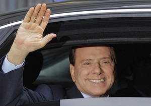 Берлускони намерен вернуться, сместив технократов - Би-би-си