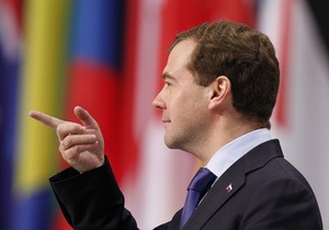 Медведев пообещал установить в регионах  будки гласности 